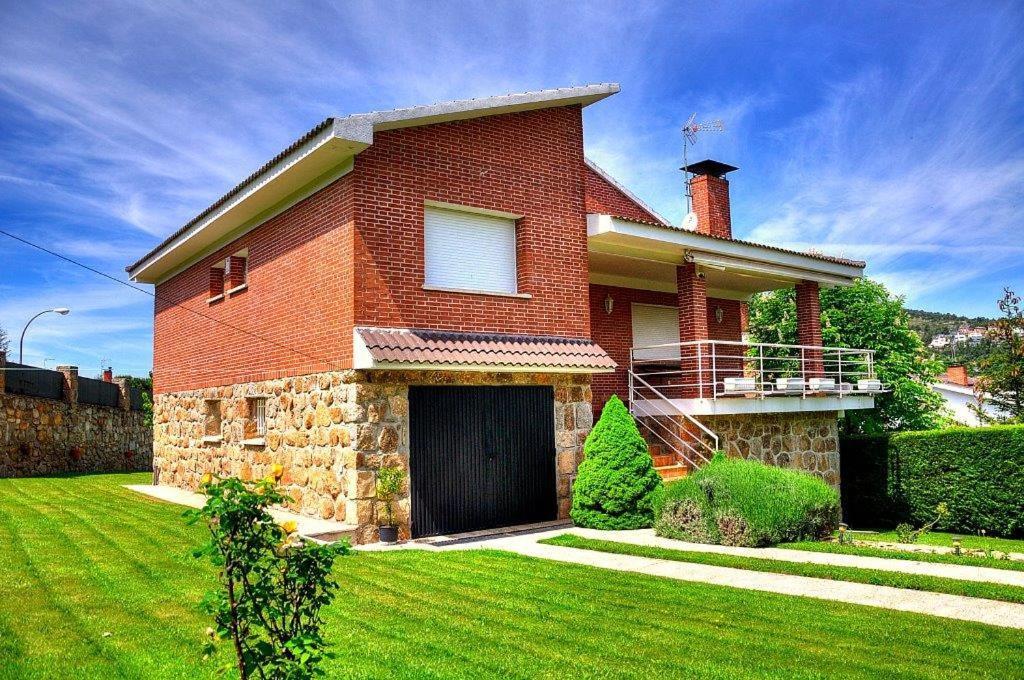 הוילה בסריל דה לה סיירה Casa Bellavista Becerril מראה חיצוני תמונה
